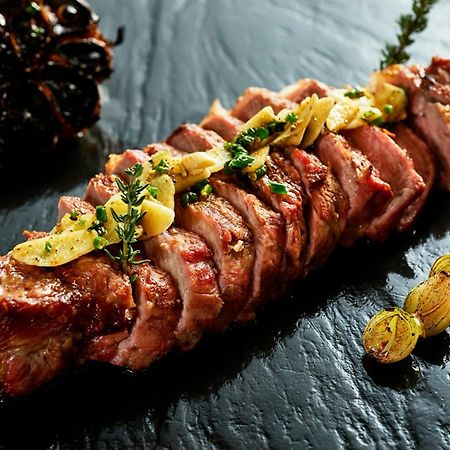 Crowne Plaza Porto By Ihg Hotel Exterior photo A pork tenderloin